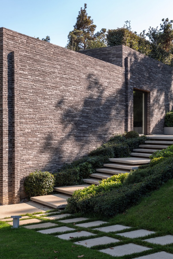 Tbilisi (Georgië) -  Selmo Milano Smoked (S.Anselmo)